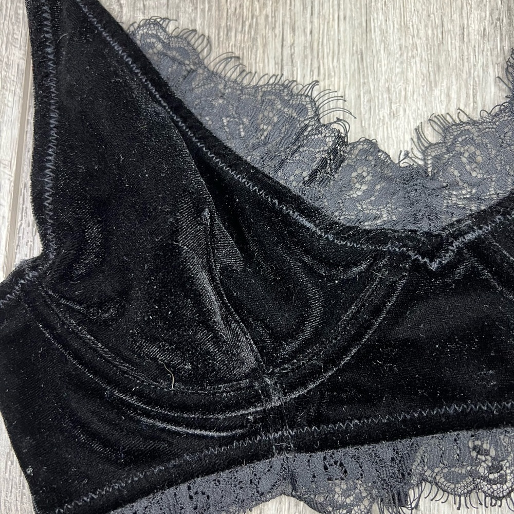 32A Free People‎ Black Velvet Bralette - Picture 10 of 12